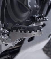 Reposapiés ION con Adaptadores SW-MOTECH para Kawasaki KLE500 (26) FRS.08.011.10500/S