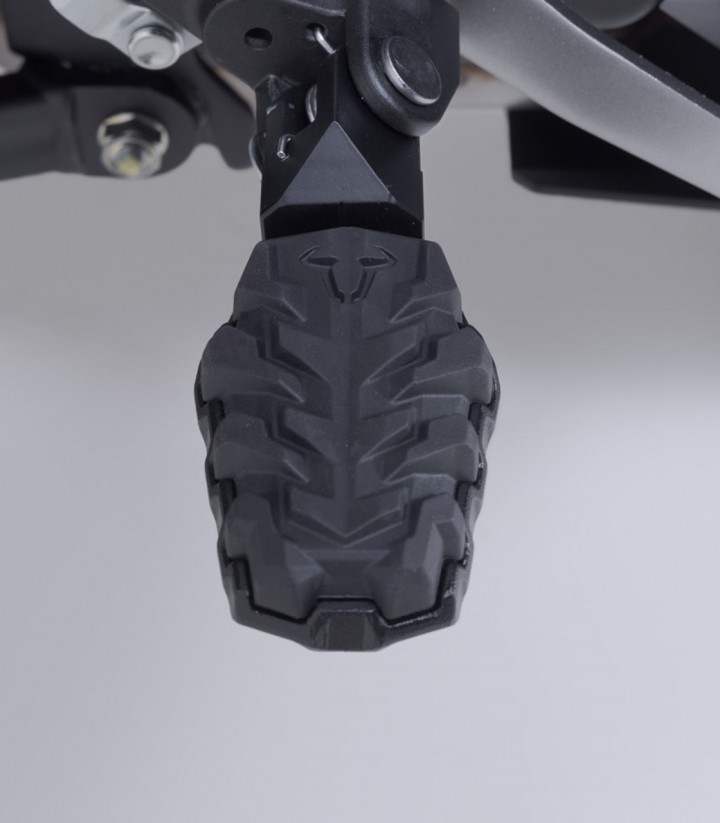 Reposapiés EVO con Adaptadores SW-MOTECH para Kawasaki Versys 1100 (24) FRS.08.112.10400