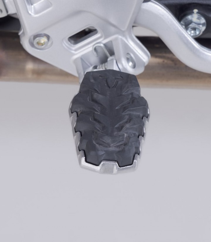Reposapiés EVO con Adaptadores SW-MOTECH para MV Agusta Enduro Veloce (24) FRS.28.112.10000