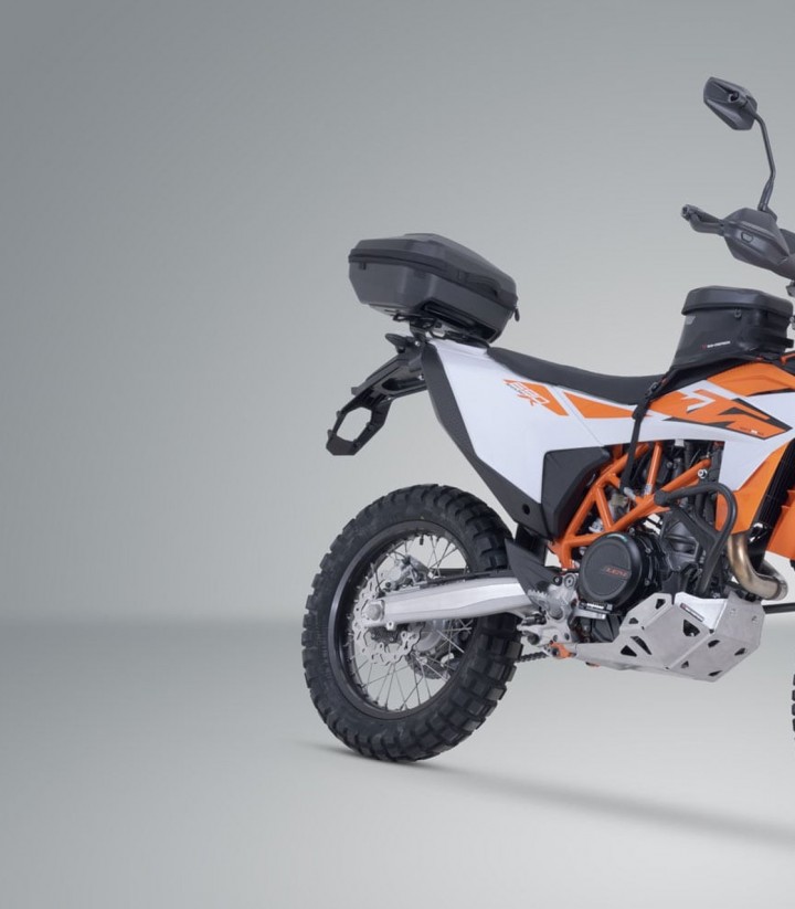Maleta Superior con Soporte URBAN ABS Negro 16-29 L KTM 690 LC4 Enduro (19), 690 LC4 Enduro R (19-25), 690 SMC R (19-25) SW-MOTE