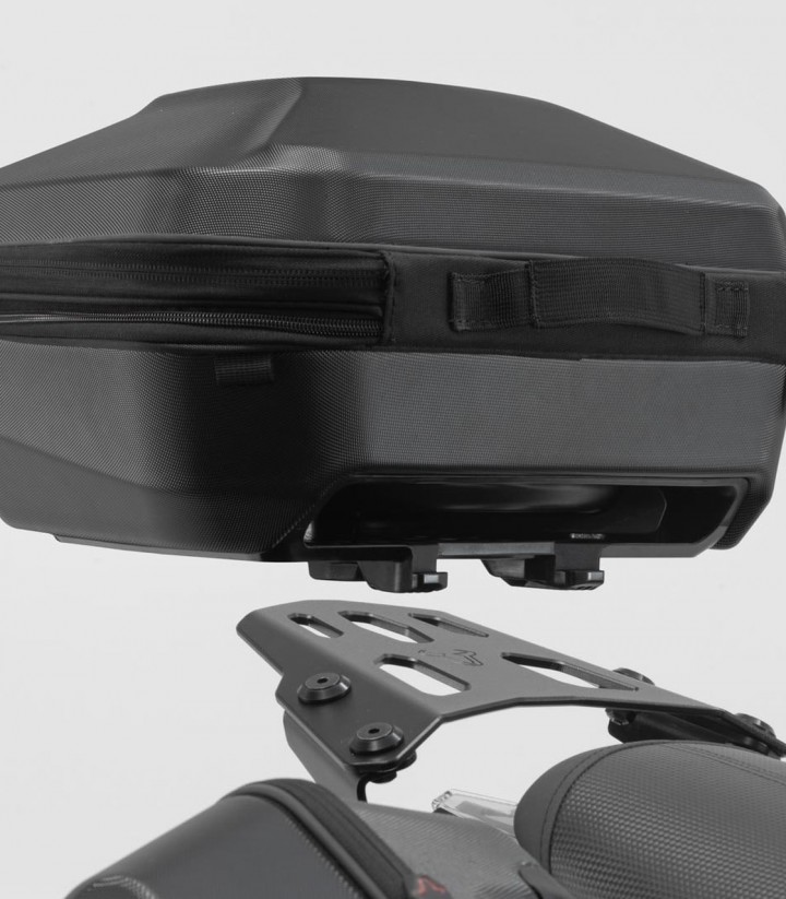Maleta Superior con Soporte URBAN ABS Negro 16-29 L KTM 690 LC4 Enduro (19), 690 LC4 Enduro R (19-25), 690 SMC R (19-25) SW-MOTE