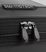 Maleta Superior con Soporte URBAN ABS Negro 16-29 L KTM 690 LC4 Enduro (19), 690 LC4 Enduro R (19-25), 690 SMC R (19-25) SW-MOTE