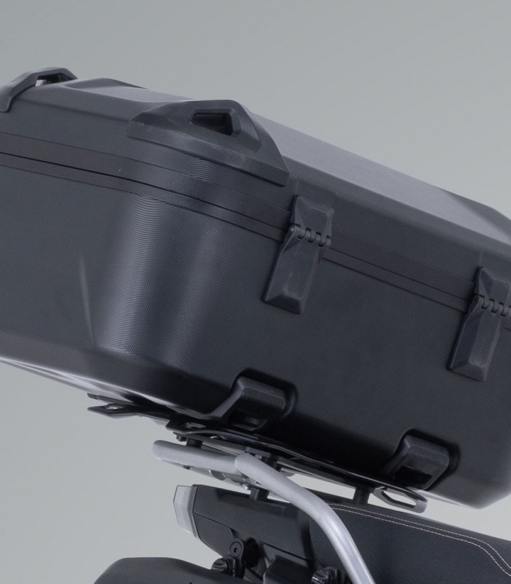 Topcase mit Träger DUSC Schwarz 55 L CFMOTO 700/800MT (21-24), 800MT EXPLORE (24) SW-MOTECH GPT.10.032.66000/B