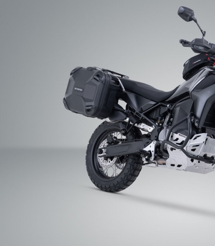 Maletas Laterales con Soporte DUSC Negras 41/33 L CFMOTO 1000MT-X (25), 800MT-X (24) SW-MOTECH KFT.10.057.65001/B