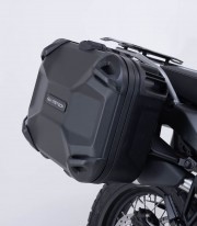 Maletas Laterales con Soporte DUSC Negras 41/33 L CFMOTO 1000MT-X (25), 800MT-X (24) SW-MOTECH KFT.10.057.65001/B