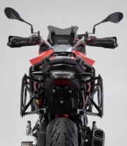 Maletas Laterales con Soporte TRAX ADV Negras 37 L BMW F 900 R/XR (19-24) SW-MOTECH KFT.07.949.70000/B