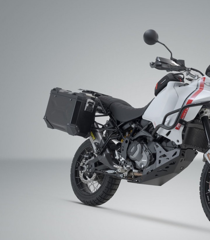 Maletas Laterales con Soporte TRAX ADV Negras 45/37 L Ducati DesertX (22-25) SW-MOTECH KFT.22.995.70100/B