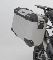 Maletas Laterales con Soporte TRAX ADV Plateadas 45/37 L Ducati DesertX (22-25) SW-MOTECH KFT.22.995.70100/S