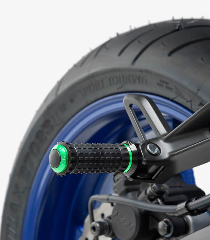 Estriberas R-Fighter S de Puig para moto en color verde