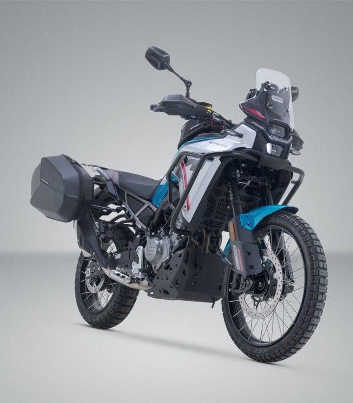 SW-MOTECH AERO ABS 25/25 L Side Cases with Carrier for CFMOTO 450MT (23) Black KFT.10.625.60100/B KFT.10.625.60100/B