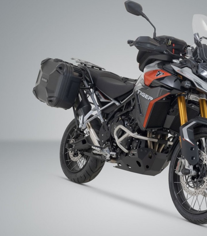 Maletas Laterales con Soporte DUSC Negras 41/33 L Triumph Tiger 900 Alpine/Desert Edition (25), GT/Rally Pro (23) SW-MOTECH K...