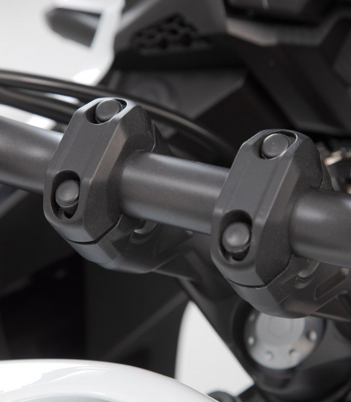 Lenkererhöhungen 20 mm für Ø 28 mm SW-MOTECH in Schwarz LEH.00.039.24100.20/B