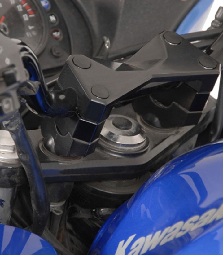 Torretas Elevadoras de Manillar 20 mm para Kawasaki Z1000 (06-09), Z750 (03-06), Z750R (11-12) SW-MOTECH en Negro LEH.08.039.121