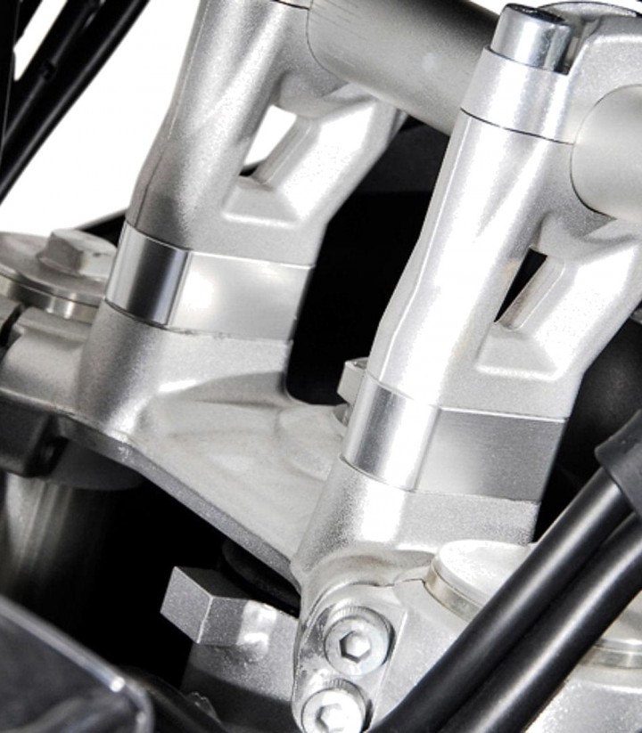 SW-MOTECH Handlebar Risers 20 mm for several Triumph models Handlebars in Silver LEH.11.039.10000/S