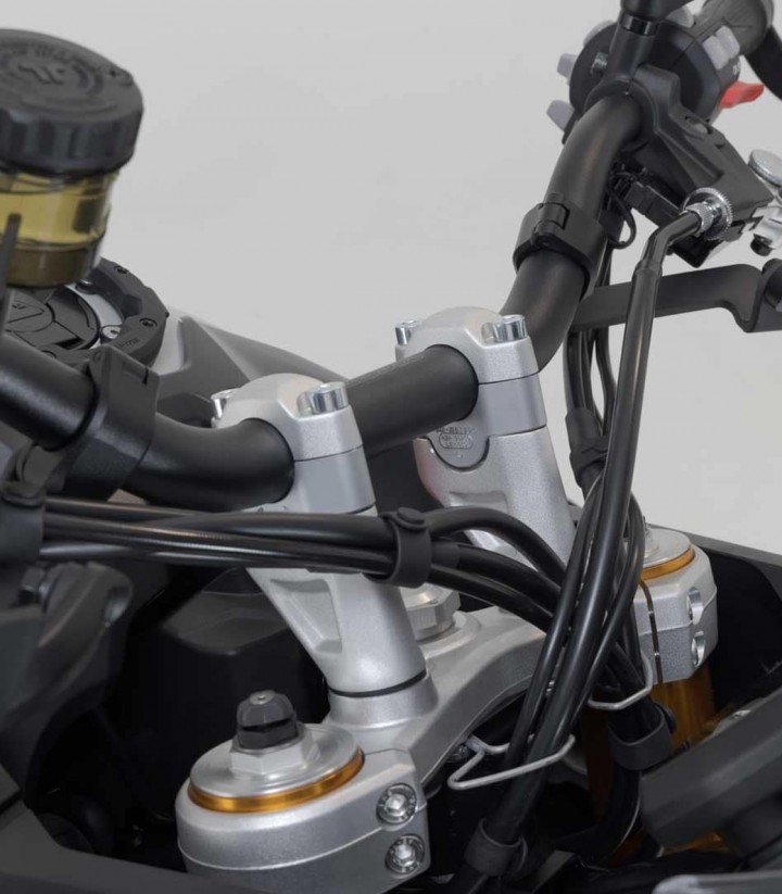 Torretas Elevadoras de Manillar 20 mm para Triumph Tiger 900 Alpine/Desert Edition (25), GT/Rally Pro (23) SW-MOTECH en Plateado