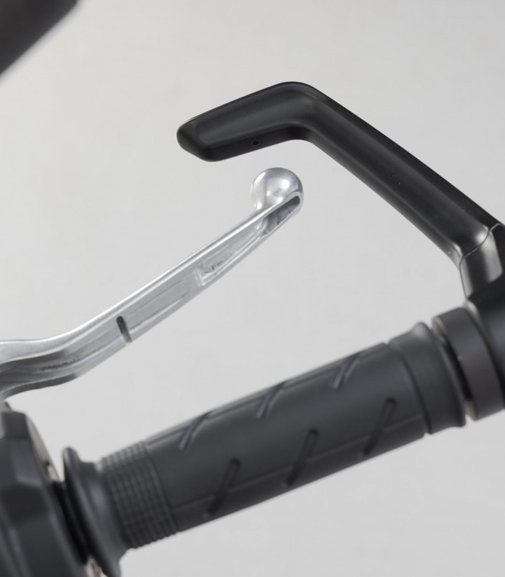 SW MOTECH Lever Guards Honda CB750 Hornet (22-24) / E-Clutch (25) in Black LVG.01.971.10000/B