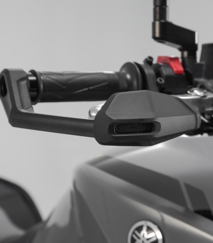 Protectores de Maneta con Deflector SW-MOTECH varios modelos de CFMOTO y Yamaha LVG.06.861.11000/B en Negro