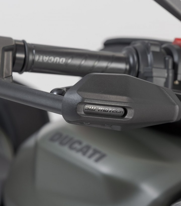 Protectores de Maneta con Deflector SW-MOTECH Ducati Streetfighter V4 (25), VOGE R625 (25) LVG.22.999.11002/B en Negro