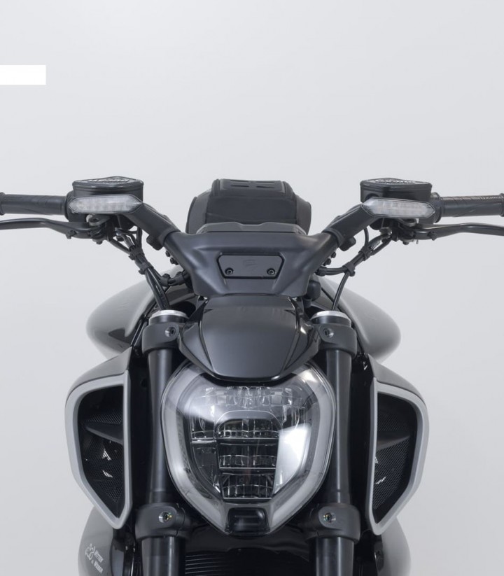 Retrovisores SW-MOTECH Ducati Diavel V4 (22), Royal Enfield Guerrilla 450 (23) en Negro MIR.22.796.10000