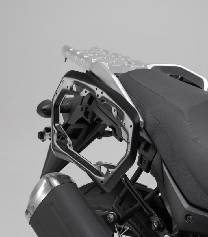 Pack Maletas Laterales + Baúl 38 L TRAX ADV en Negro + Soportes Suzuki V-Strom 650 (16) SW-MOTECH ADV.05.876.75001/B