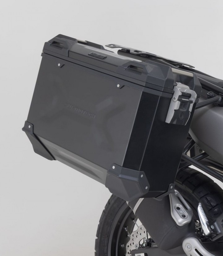 Pack Maletas Laterales + Baúl 38 L TRAX ADV en Negro + Soportes Yamaha Tenere 700 (19-24) / World Raid (22-25) SW-MOTECH ADV.06.