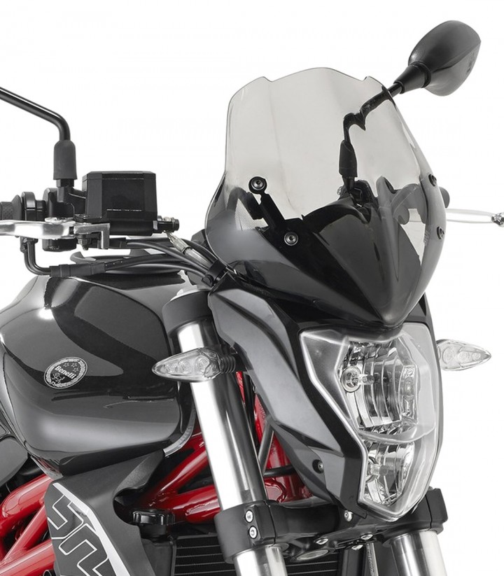 Cúpula Ahumado Givi 247A para Benelli BN302, Ducati Streetfighter 848/1098, Honda CB 1000 R, Kawasaki ER-6N/F, KTM Duke 125/200/