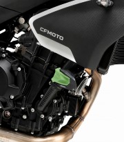 Topes Anticaída R19 Puig 21004N para CFMOTO 800NK Advanced/Sport (23-26)