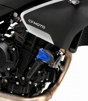 Topes Anticaída R19 Puig 21004N para CFMOTO 800NK Advanced/Sport (23-26)