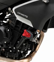 Topes Anticaída R19 Puig 21004N para CFMOTO 800NK Advanced/Sport (23-26)