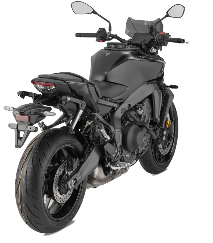 Givi Stealth retractable mount set for EASY12R/EASY12L bags on Yamaha MT-09 STL2169
