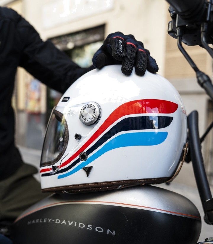 Capacete integral By City Roadster III Swan