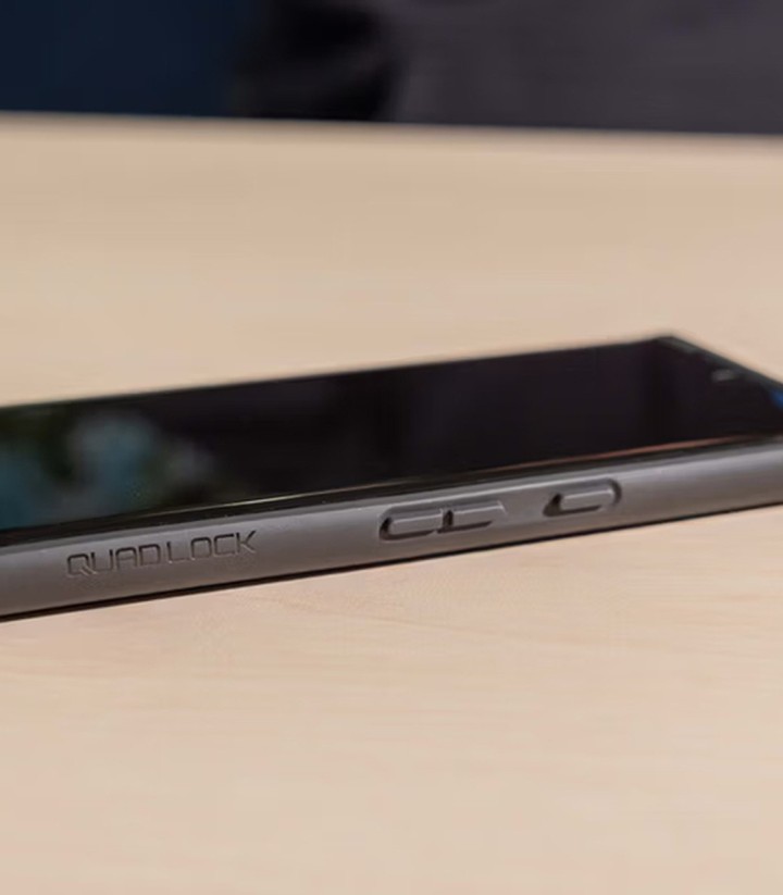 Quad Lock Displayschutz aus gehärtetem Glas für Samsung Galaxy S24 / S25