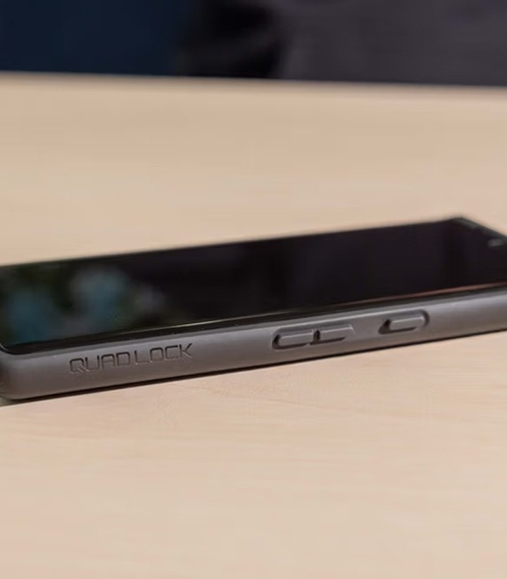 Quad Lock Displayschutz aus gehärtetem Glas für Samsung Galaxy S24 FE