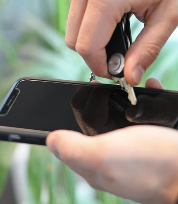 Protetor de ecrã em vidro temperado Quad Lock para Samsung Galaxy S22