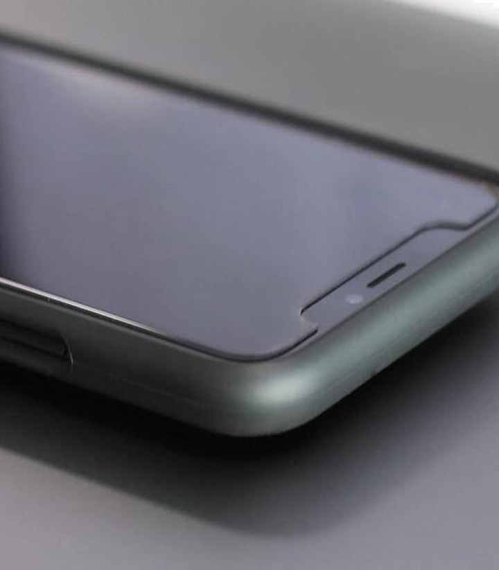 Quad Lock Displayschutz aus gehärtetem Glas für iPhone 13 Pro Max