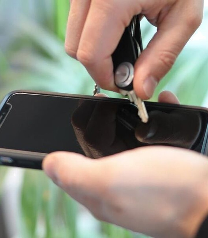 Protection d’écran en verre trempé Quad Lock pour iPhone 13 Pro Max