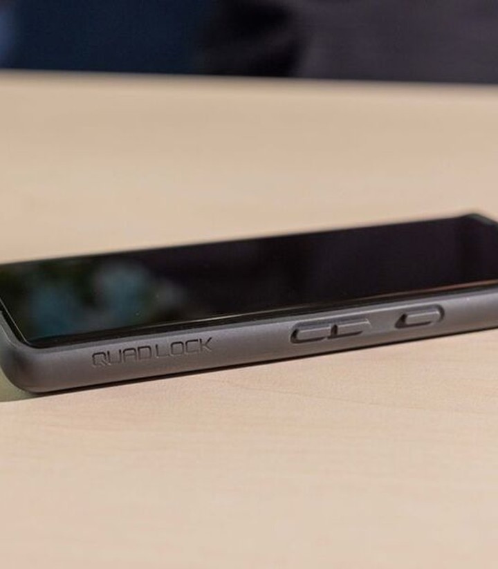 Flexible TPU-Displayschutzfolien von Quad Lock für Google Pixel 6a