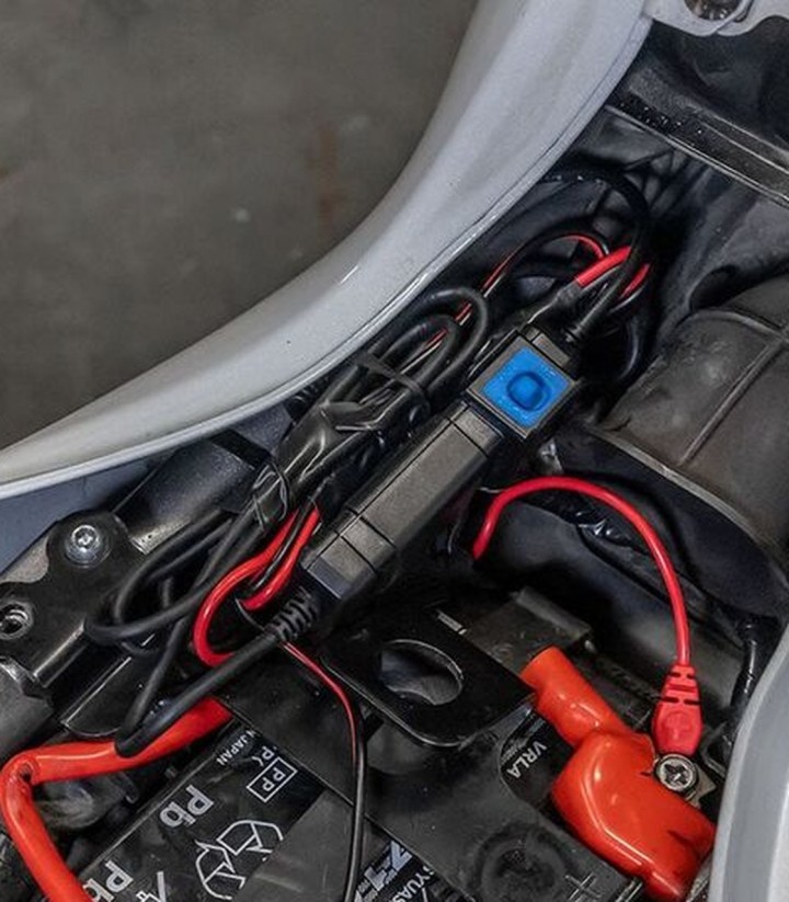 Adaptador Impermeable de 12 V a USB Quad Lock