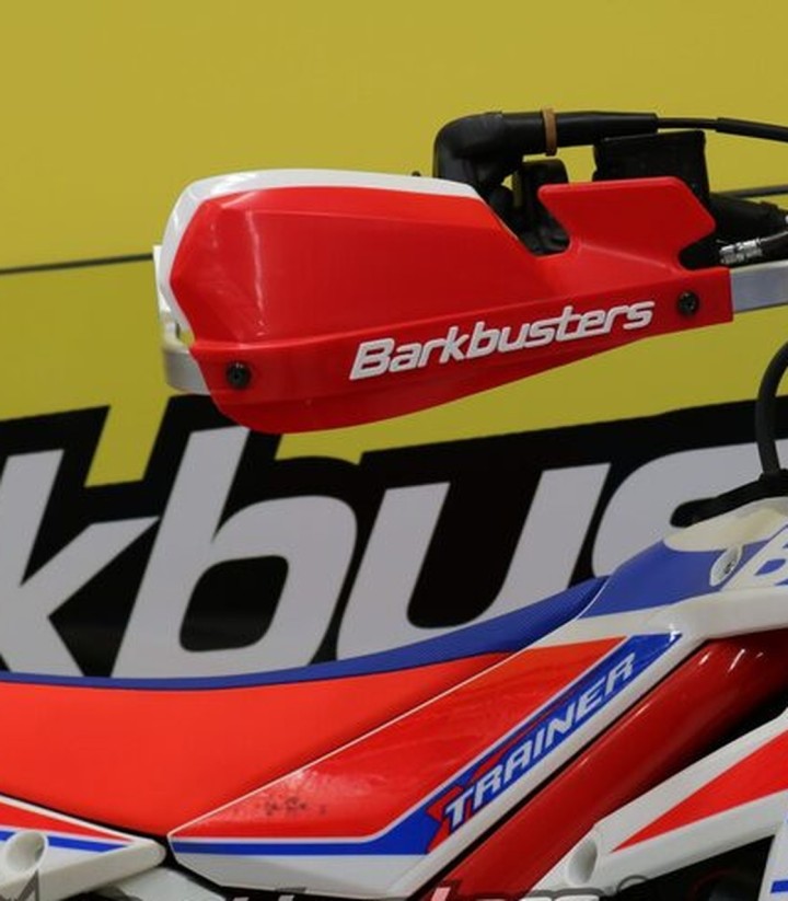 Kit de montagem de protetores de mãos Barkbusters para Beta RR Enduro, RR Racing, RR X Pro e Xtrainer (21-26)