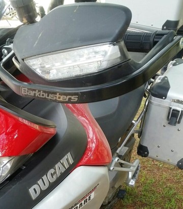 Barkbusters-montageset voor handkappen met 2 bevestigingspunten voor Ducati, zwart