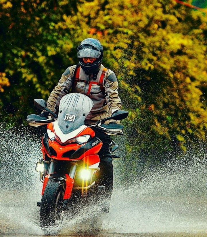 Barkbusters Handprotektoren-Montagekit mit 2-Punkt-Befestigung für Ducati in Schwarz