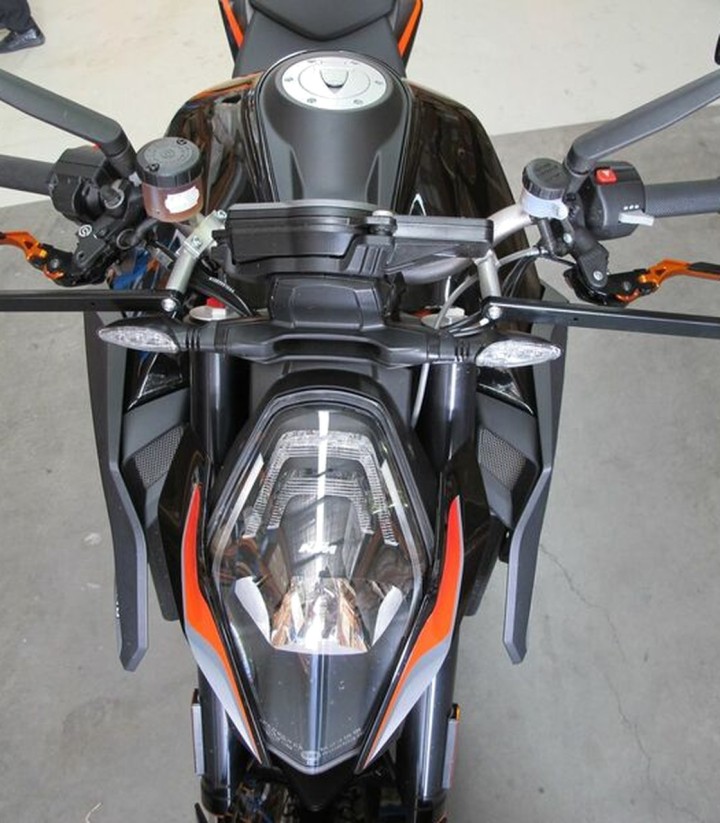 Kit de Montaje de Paramanos Barkbusters para KTM 1290 Super Duke R (20-23), 1290 Super Duke R ABS (14-19)