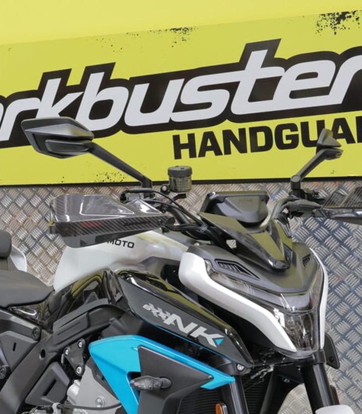 Kit di montaggio paramani Barkbusters per CFMOTO 675 NK (25-26)