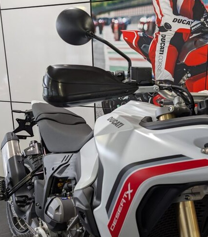 Kit de montagem de protetores de mãos Barkbusters para Ducati DesertX 937 (26)