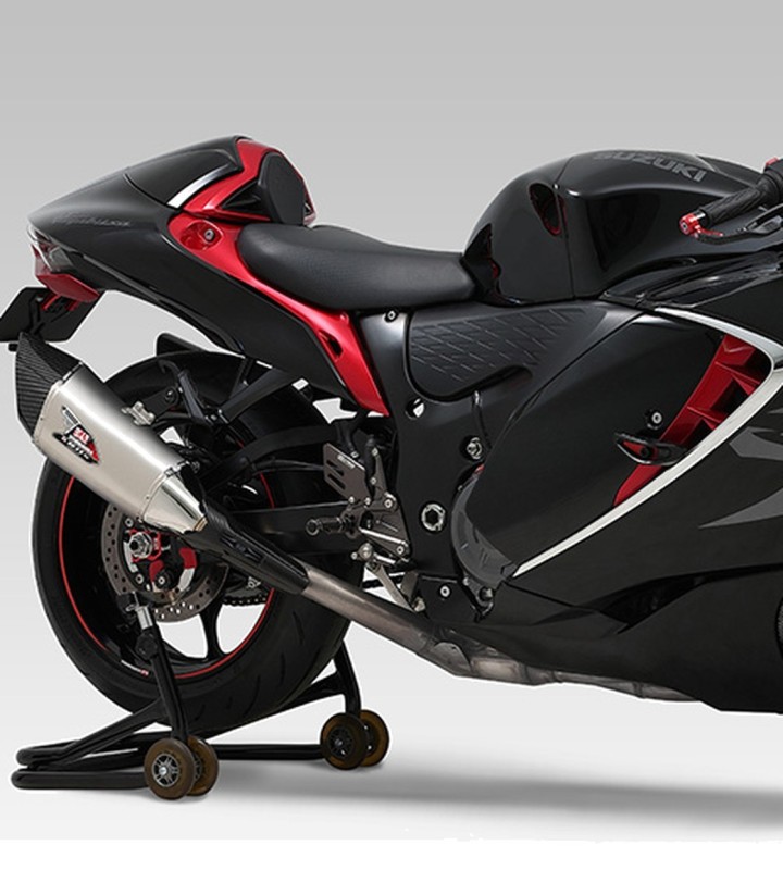Yoshimura R-11Sq Homologated Exhaust Satin Stainless with Carbon End Cap for Suzuki GSX 1300 R Hayabusa (21-26) 1f0-592-l13g1