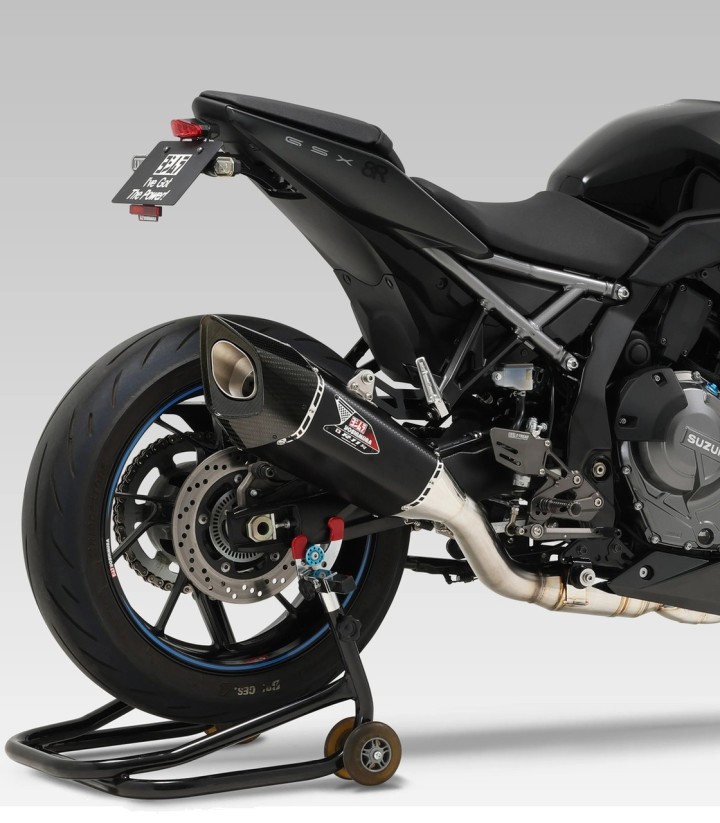 Yoshimura R-11SqR Full System Metal Magic with Carbon End Cap for Suzuki GSX-8R (24-26), GSX-8S (23-26) 1f0-118-c12g0
