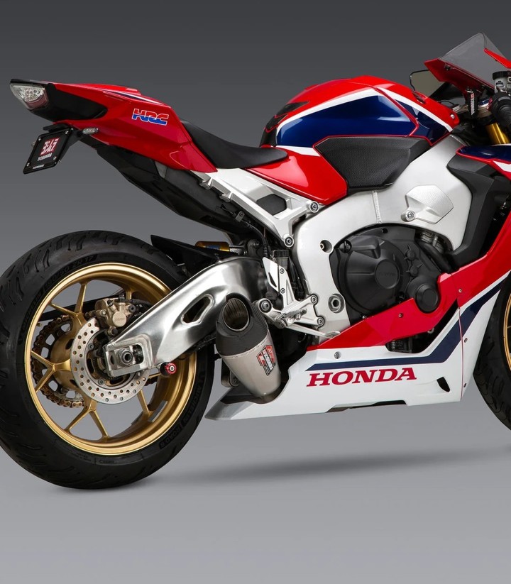 Yoshimura AT2 Exhaust Stainless with Carbon End Cap for Honda CBR 1000 RR (17-19) 12202bp521