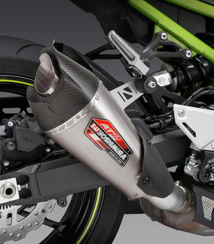 Escape Yoshimura AT2 Acero con punta de carbono para Kawasaki Z 900 (17-24) 14900bp521