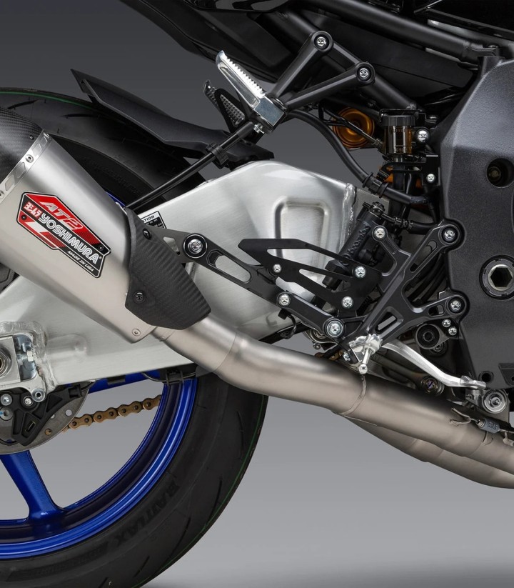 Échappement Yoshimura AT2 avec collecteur Acier avec embout en carbone pour Yamaha MT 10 (22-24) 13101cp520