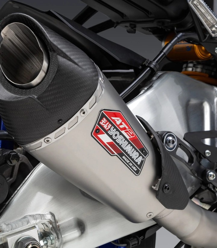 Scarico Yoshimura AT2 con collettore Acciaio con fondello in carbonio per Yamaha MT 10 (22-24) 13101cp520